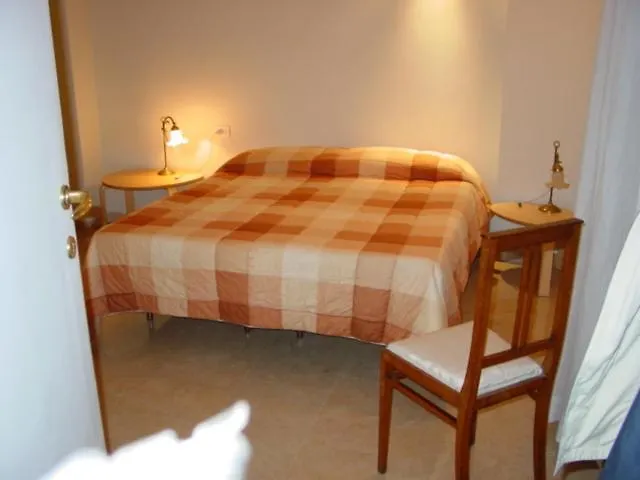 A Via Alessandro Torlonia Bed and Breakfast Roma